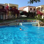 Apartmán In In With Shared Pool Badesi